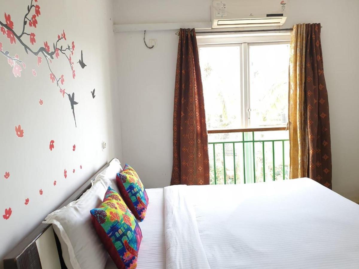 Ronnie'S Studio Apartment Arpora Bagian luar foto