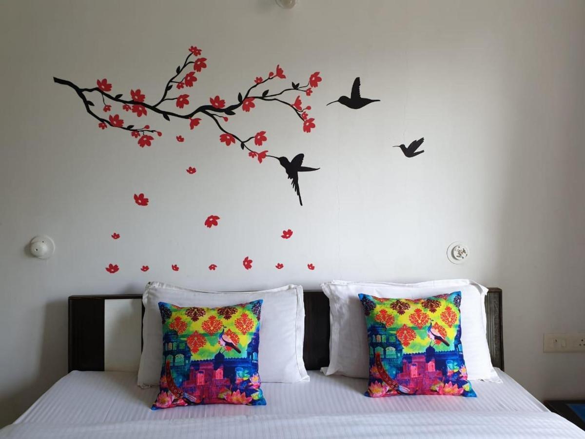 Ronnie'S Studio Apartment Arpora Bagian luar foto