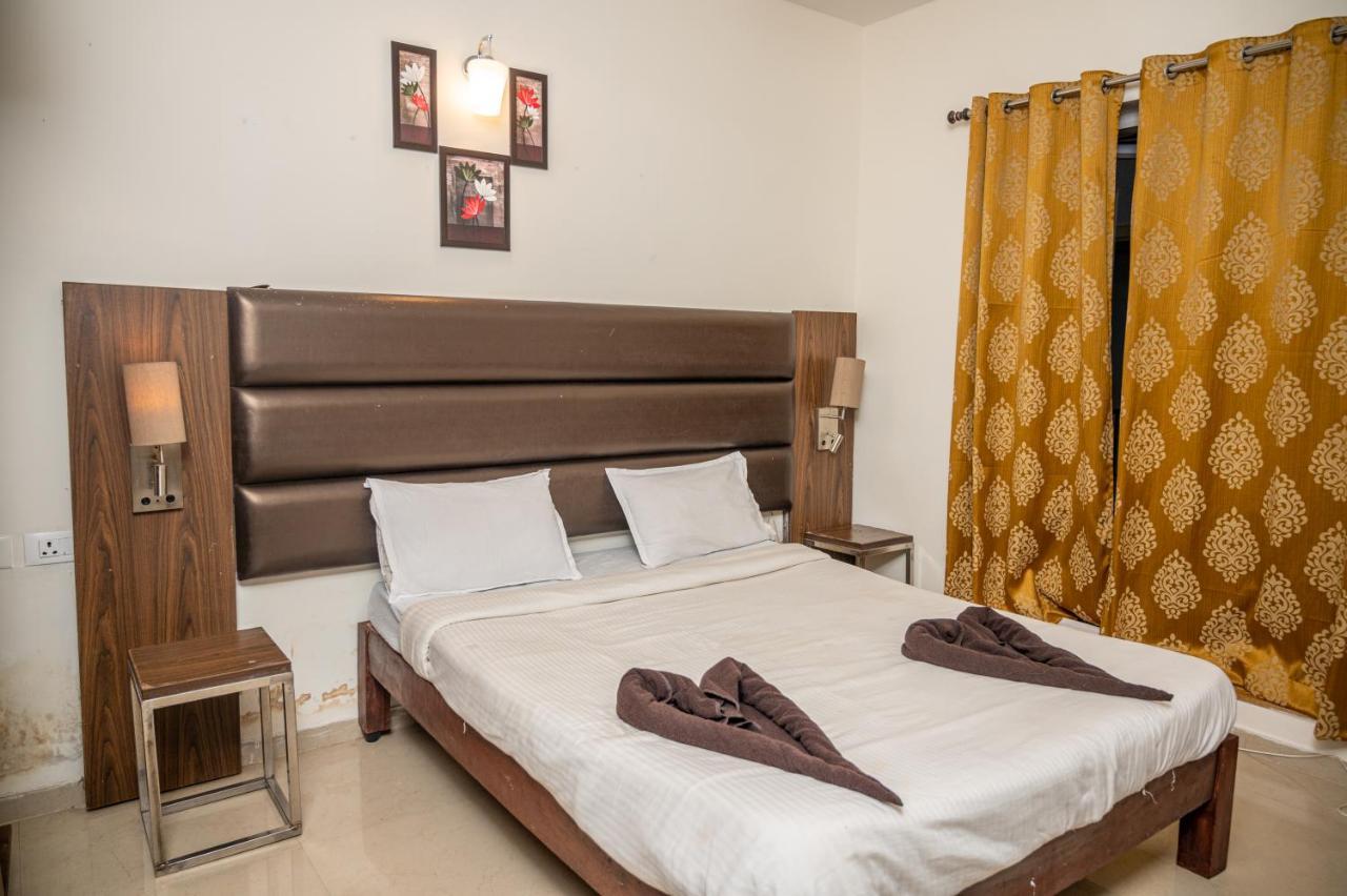 Ronnie'S Studio Apartment Arpora Bagian luar foto