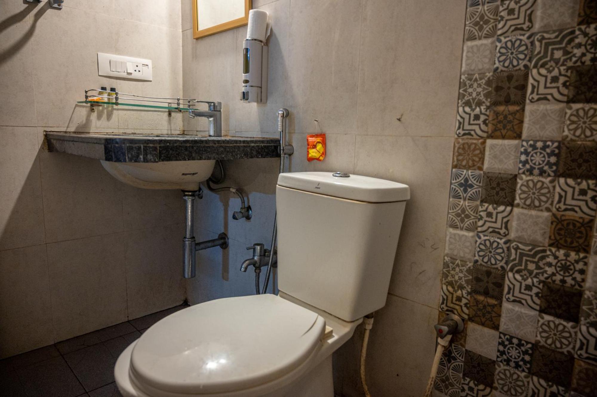Ronnie'S Studio Apartment Arpora Bagian luar foto
